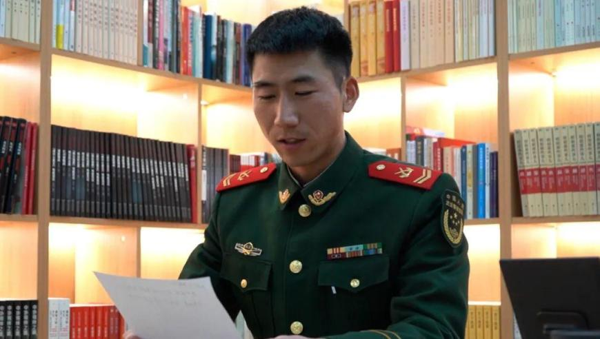 00后男大学生请假返乡结婚,2025澳门大全免正版香港王中王,前瞻性战略落实探讨_界面版V1.43